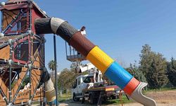 Akdeniz’de parklar yenileniyor çocuklar daha güvenli oynuyor