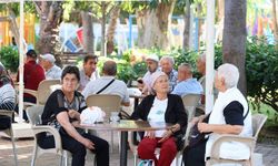 Alanya Emekli Kahvesi’ne emeklilerden ilgi
