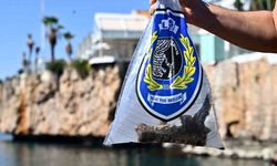 Antalya’da deniz dibinden oksitlenmiş tabanca ve 2 bisiklet çıktı