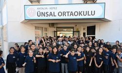 Başkan Kocagöz çeşme talebini yerine getirdi, öğrencilerle birlikte fidan dikti
