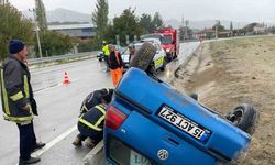 Burdur’da otomobil devrildi, sıkışan sürücüyü itfaiye kurtardı