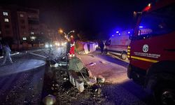 Dörtyol’da aydınlatma direğine çarpan otomobilin sürücüsü yaralandı