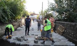 Hatay Büyükşehir Belediyesi, gece gündüz süren çalışmalarıyla selin vurduğu Payas’ta vatandaşlara rahat nefes aldırdı