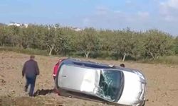Kırıkhan’da otomobil tarlaya uçtu