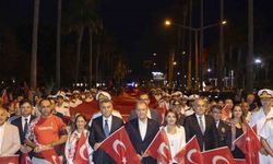 Mersin’de ’bayrak yürüyüşü’ düzenlendi