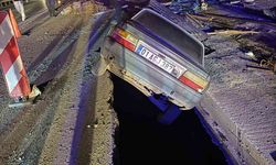 Osmaniye’de iki otomobil 1 saat arayla aynı çukura düştü: 1 kişi yaralandı