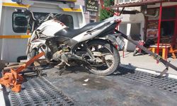Otomobil ile çarpışan motosikletin sürücüsü yaralandı