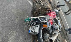 Tankerle çarpışan motosiklet sürücüsü hayatını kaybetti