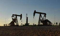 Brent petrolün varil fiyatı ABD'nin yeni Rusya yaptırımları sonrası yüzde 2'den fazla arttı