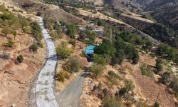 Büyükşehir’den Ekinözü Demirlik’te Yol Yenileme Çalışması