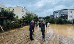 Foça'da Selde Kaybolan Kişiyi Arama Çalışmaları Sürüyor