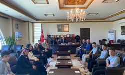 İlçe Müftüsü Gökçek ve Hafız Öğrencilerden Kaymakam Sarıdoğan’a Ziyaret