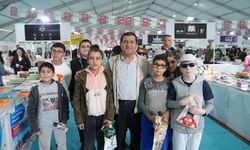 Kahramanmaraş Büyükşehir Belediyesi engelli bireylerin kitap fuarına erişimini kolaylaştırdı