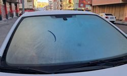 Kars'a kış geldi, camlar buzla kaplandı