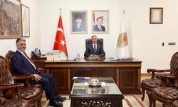 Vali Ünlüer, İş İnsanı Abdurrahim Özge’yi Makamında Kabul Etti