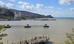 Zonguldak’ta Yağmur Sonrası Deniz Kahverengiye Büründü
