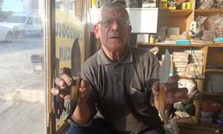 75 Yaşındaki Bıçak Ustası, Babadan Öğrendiği Mesleği Oğluyla Sürdürüyor