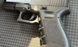 Adana'da belediye nikah salonu önünde havaya ateş açan zanlı tutuklandı