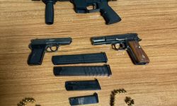 Adana'da evlerinde ruhsatsız 3 tabanca ele geçirilen iki kardeş tutuklandı