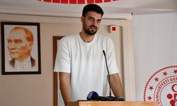 Adana'da milli tekvandocu Sergen Curabaz gençlerle buluştu