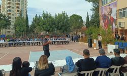 Adana'da Öğretmenler Günü'nde şehit olan polis memuru adını taşıyan okulda anıldı