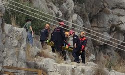 Adana'da Yılan Kalesi'nde düşen çocuk yaralandı