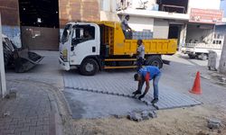 Akdeniz ilçesinde sokaktaki yollarda yenileme çalışmaları sürdü