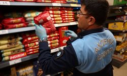 Akdeniz ilçesinde son kullanma tarihi geçmiş gıda ürünleri ele geçirildi