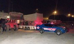 Antalya'da sahilden kum çaldıkları iddiasıyla yakalanan 3 şüpheliden 1'i tutuklandı