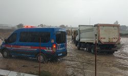 Antalya'da Ulualan Sahili'nden çalınan 50 kamyon kum doğal alanına döküldü