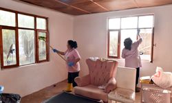 Antalya'da yanan ev onarılarak aileye teslim edildi