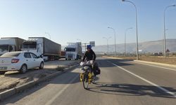 Balıkesir'den umreye gitmek için yola çıkan bisikletli Suriye'ye giriş yaptı