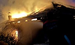 Bucak'ta çıkan yangında ev ve ahır kullanılmaz hale geldi