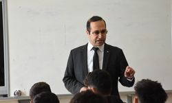 Görme engelli öğretmen, azmiyle öğrencilerine örnek oluyor