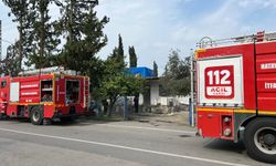 Hatay'da evde çıkan yangında anne ve oğlu dumandan etkilendi