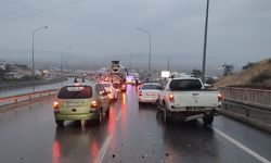 Kahramanmaraş'ta 9 aracın hasar gördüğü zincirleme trafik kazasında yaralanan olmadı