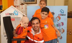 Lösemiyi yenen genç, başka hastaların mücadelesine destek oluyor