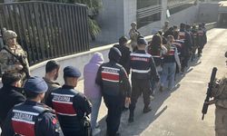 Mersin merkezli operasyonda gözaltına alınan 4'ü hakem 40 şüpheli adliyede