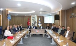 MHP Mersin Milletvekili Uysal'dan Tarsus Ticaret Borsası'na ziyaret