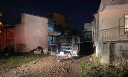 Serik'te park halindeki minibüs yandı