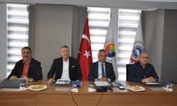 Silifke'de siyasiler ve sivil toplum kuruluşları ilçenin il yapılması talebiyle toplandı