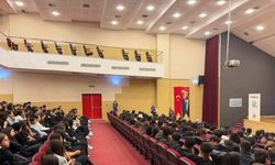 Adana’da öğrencilere dijital güvenlik eğitimi verildi