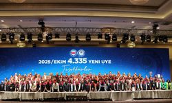 Eğitim-Bir-Sen Adana heyeti Antalya’dan ödülle döndü