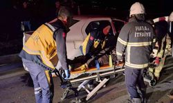 Hatay’da iki otomobil çarpıştı: 4 kişi yaralandı