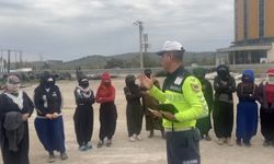 Osmaniye’de 15 kişilik minibüsten 30 işçi çıktı