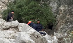 Antalya'da dağlık alanda mahsur kalan 2 kişi kurtarıldı