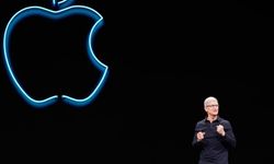Apple CEO’su Tim Cook halefini arıyor
