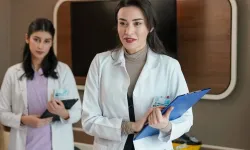 Bahar Dizisi 60. Bölüm: Rengin Ölüyor mu? Ecem Özkaya Diziden Ayrılıyor mu?