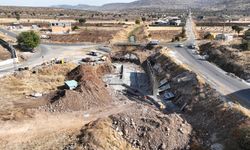 Büyükşehir Pazarcık’ta Yarım Asırlık Eski Köprüyü Yeniliyor