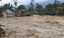 Endonezya'da Şiddetli Yağışların Yol Açtığı Afetlerde Ölenlerin Sayısı 248'e Yükseldi